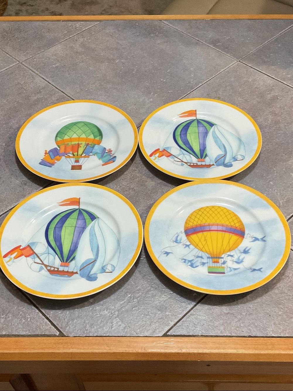 Williams Sonoma Hot Air Balloon Dinner Plates with Yellow Rim (Set of 4)
